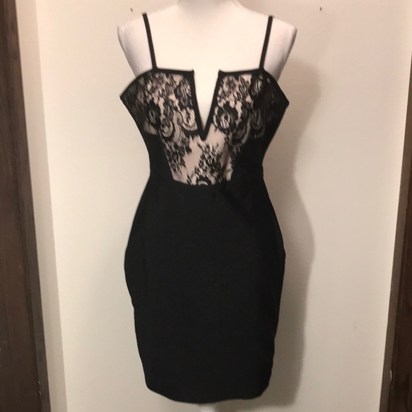 Windsor Dresses & Skirts - Windsor laced V-neck dress